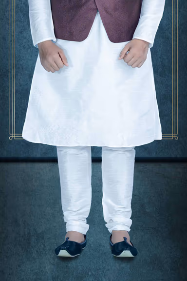 White Kurta Pyjama in Blended Fabric — view 2 of 6
