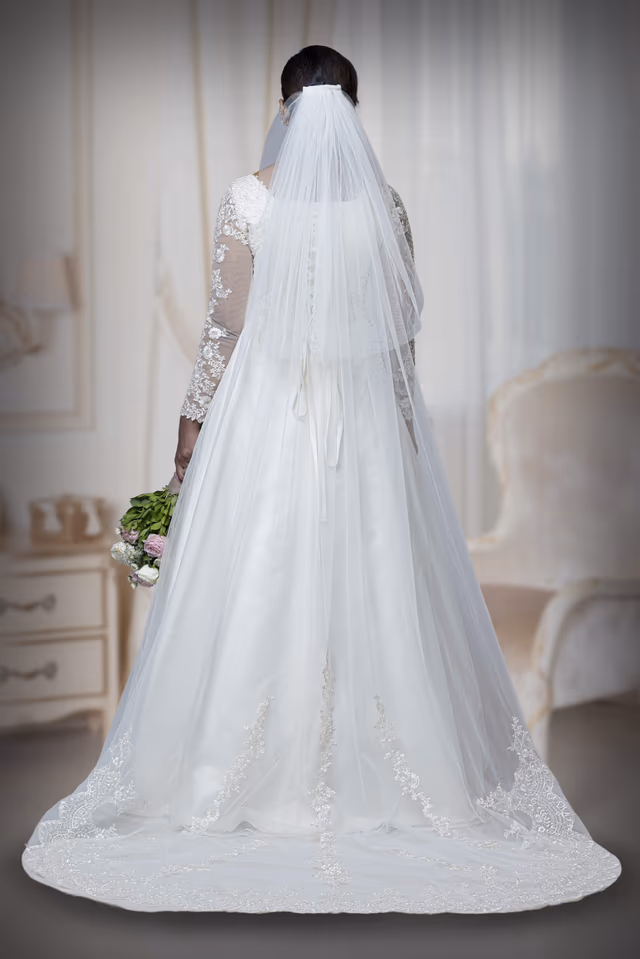 Dark ivory scallops  net veil — rent in Calicut