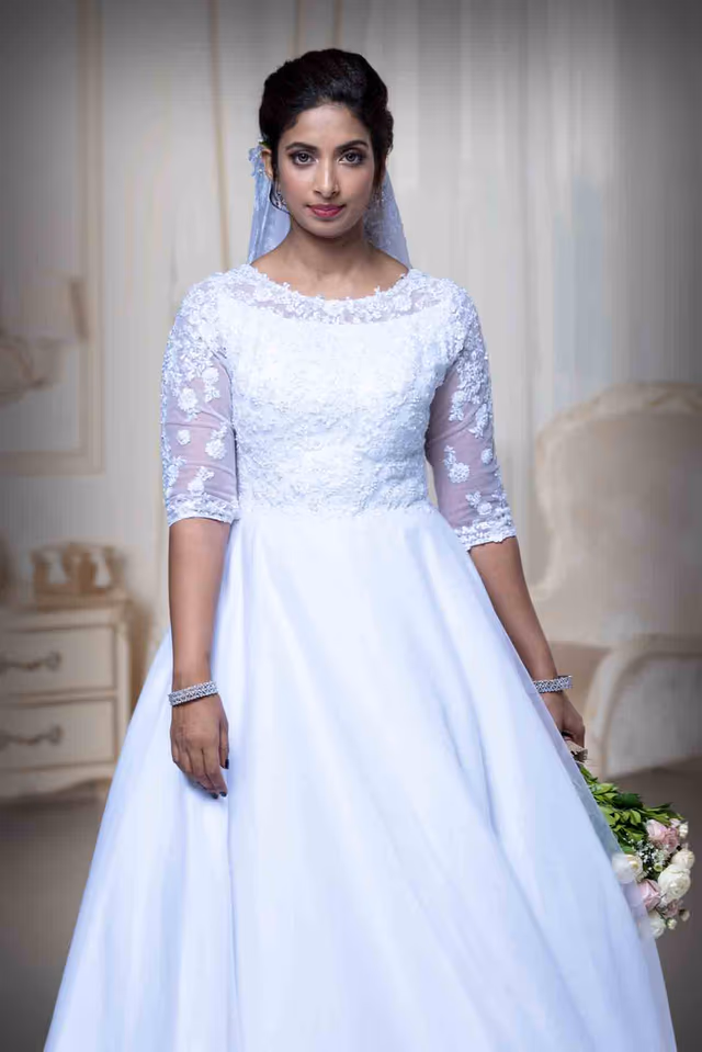 White Single Umbrella Gown — rent in Kochi